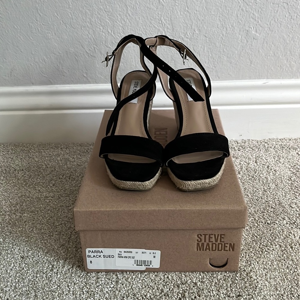 Steve Madden “Parra” wedges in black suede, size 8
